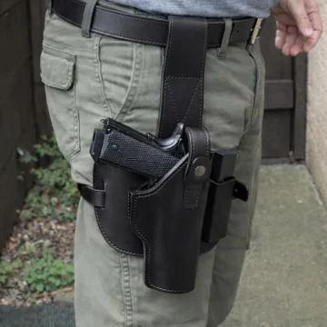 Funda de pernera de cuero negro con portacargador