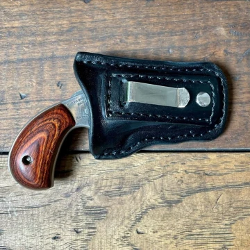 Funda de bolsillo de cuero negro