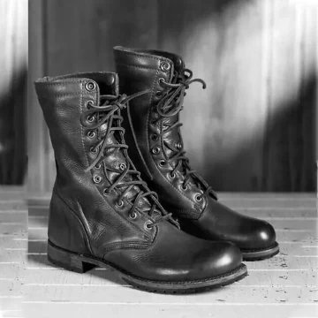 Botas de combate artesanales de cuero negro