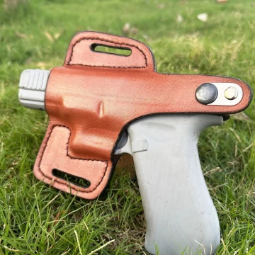 Funda exterior OWB de cuero con cierre de pulgar de acero