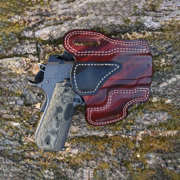Funda exterior OWB de cuero color caoba con canal para láser