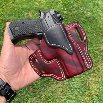 Funda exterior OWB de cuero color caoba con acabado veteado de madera