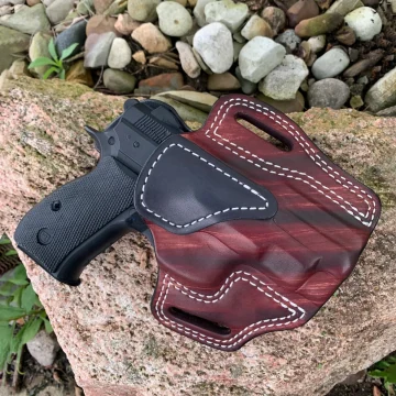 Funda exterior OWB de cinturón de cuero color caoba con acabado veteado de madera