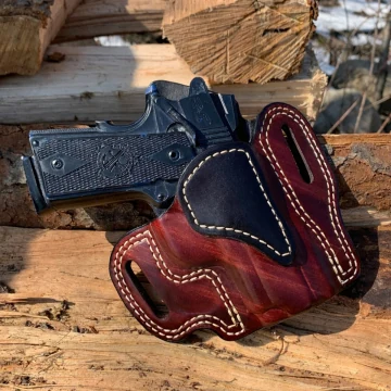 Funda exterior OWB de cinturón de cuero color caoba con veteado de madera