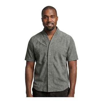 Camisa de ante gris de manga corta con cuello abierto para hombre