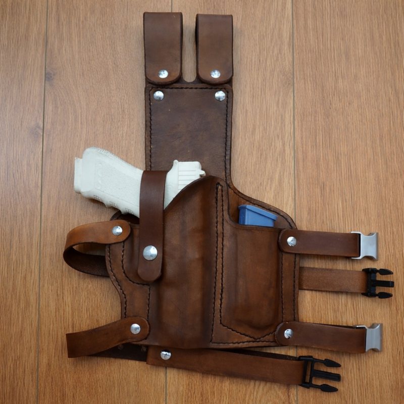 Funda táctica de pernera de cuero marrón con portacargador - Vista 6
