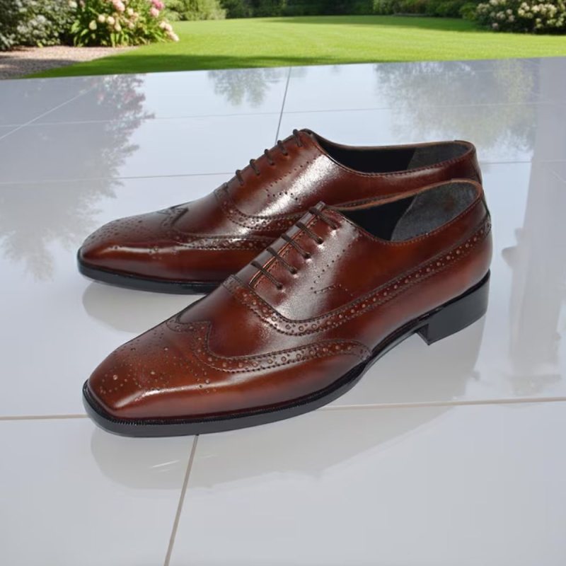 Zapatos brogue artesanales marrones con puntera alada - Vista 15
