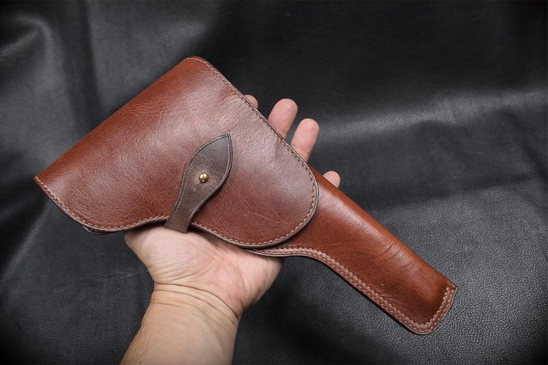 Funda de caza de cuero marrón con solapa - Vista 1