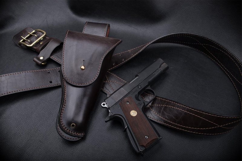 Funda de cinturón de cuero marrón oscuro con solapa - Vista 2