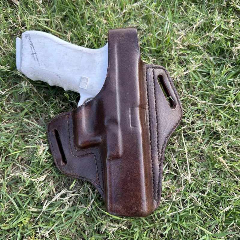 Funda exterior OWB de cuero de plena flor con cierre de pulgar - Vista 1