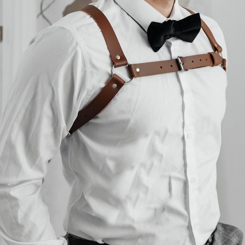 Arnés de pecho de cuero marrón para hombre - Vista 17