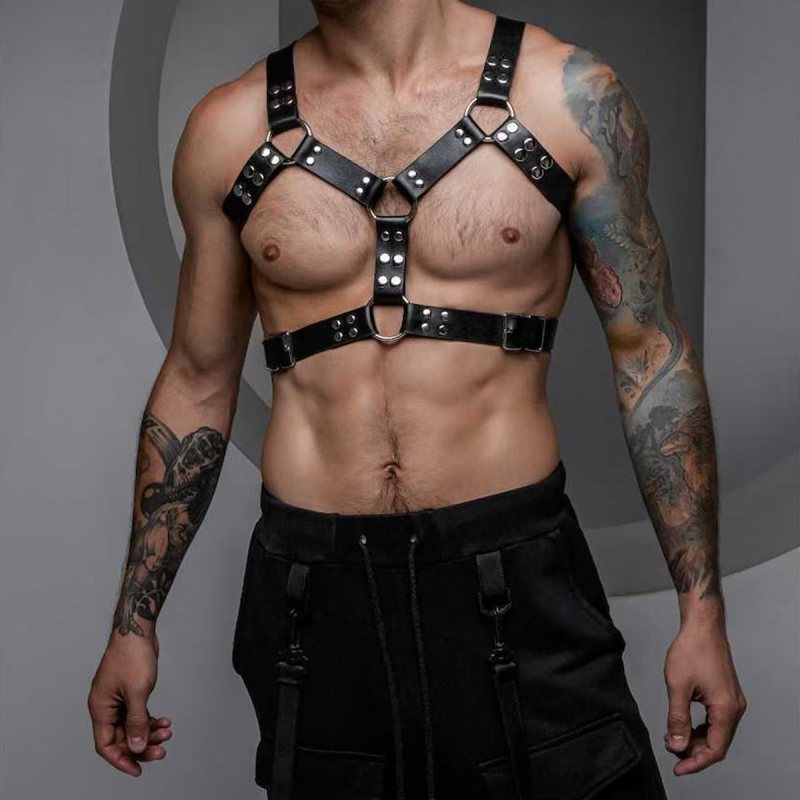 Arnés de pecho ajustable de cuero negro para hombre - Vista 24