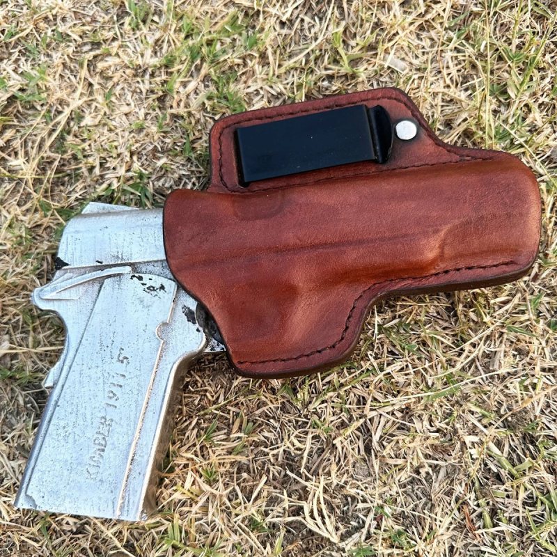 Funda interior IWB de cuero marrón con portacargador - Vista 1